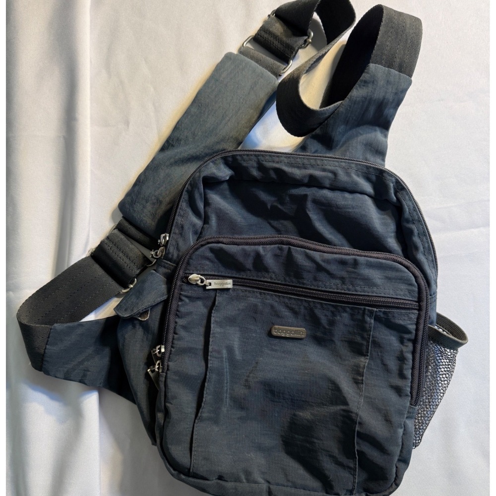 Baggallini Dark Blue Nylon Sling Backpack Crossbody Travel Bag Pink Lining